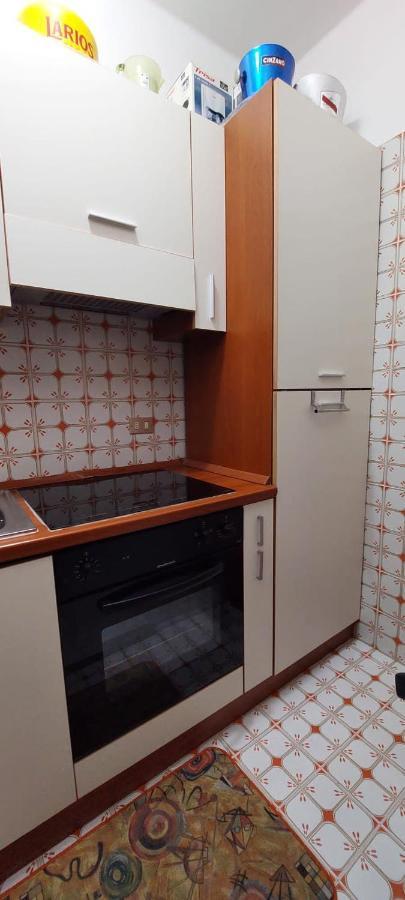 Apartamento Ampio Monolocale Con Terrazzo - A 2 Passi Dal Mare Latte Exterior foto